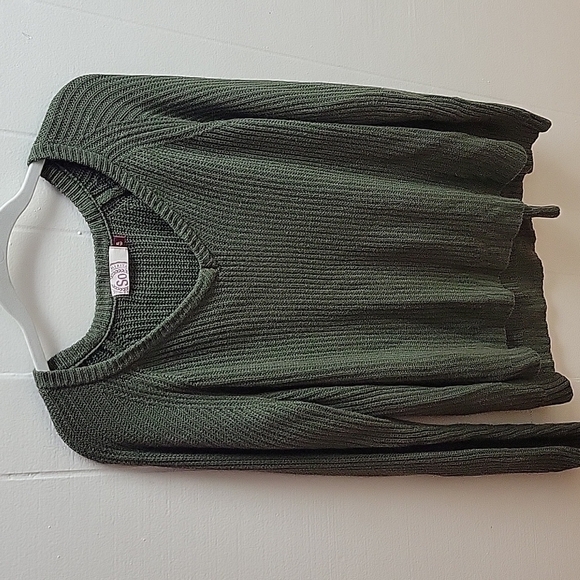 So Brand: Junior's Olive Green Long Sleeve Knit V-Neck Sweater size XL - Picture 6 of 6